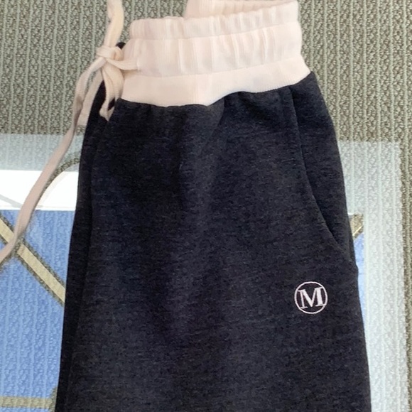 May 16 Korean brand sweat pants and sweat shirt - Picture 3 of 5